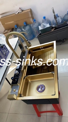 Banheira de cozinha feita à mão de aço inoxidável com torneira e acessórios