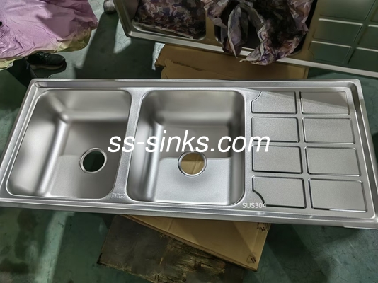 Acessórios de colander Incluído avental Lavatório de cozinha de aço inoxidável com tabuleiro de descarga