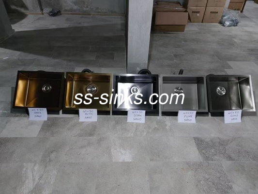 Fabricado à mão Submontado de aço inoxidável colorido Single Bowl Sink Estilo e Funcional