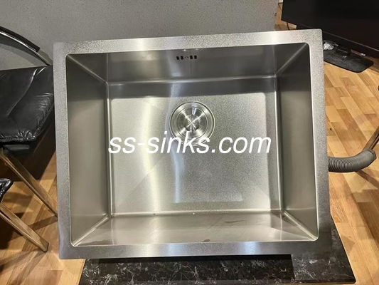 Fabricado à mão Submontado de aço inoxidável colorido Single Bowl Sink Estilo e Funcional