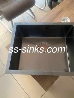 Fabricado à mão Submontado de aço inoxidável colorido Single Bowl Sink Estilo e Funcional