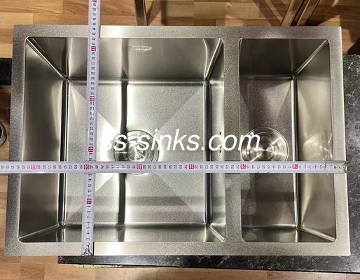 Aço inoxidável Double Bowl Sink Basket Drainer Center Drainage Placement Incluído Acessórios Basket