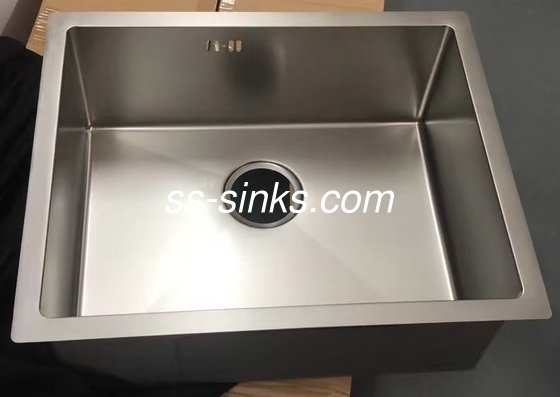 Submontado Laveira feita à mão Double Bowl 220mm profundidade da tigela e instalação conveniente