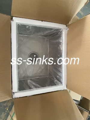 Submount Single Bowl Sink em preto Economia de espaço e funcional
