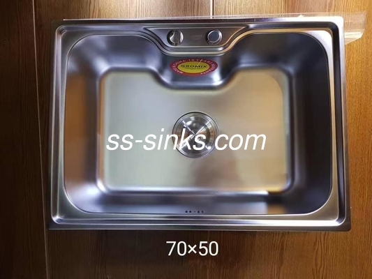Atualize a sua cozinha com 30 X 17 polegadas de dimensões da tigela Deck montado torneira de cozinha